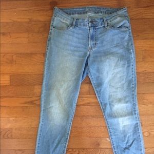 Light wash Jeans